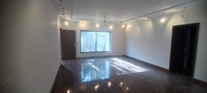 1 Kanal Family For Rent In Model Town