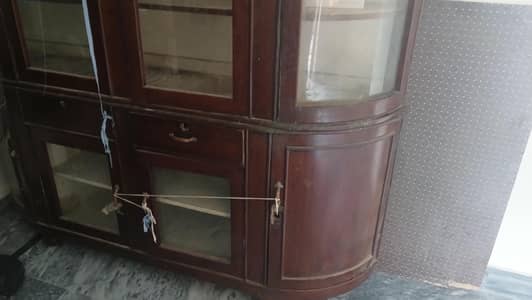 showcase for sale in ised condition 19s