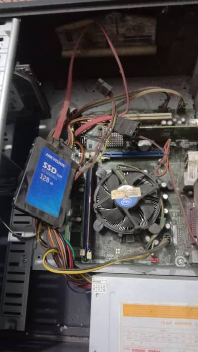 core I3 500gb Hard 8gb ram ssd 128gb 19"LCD