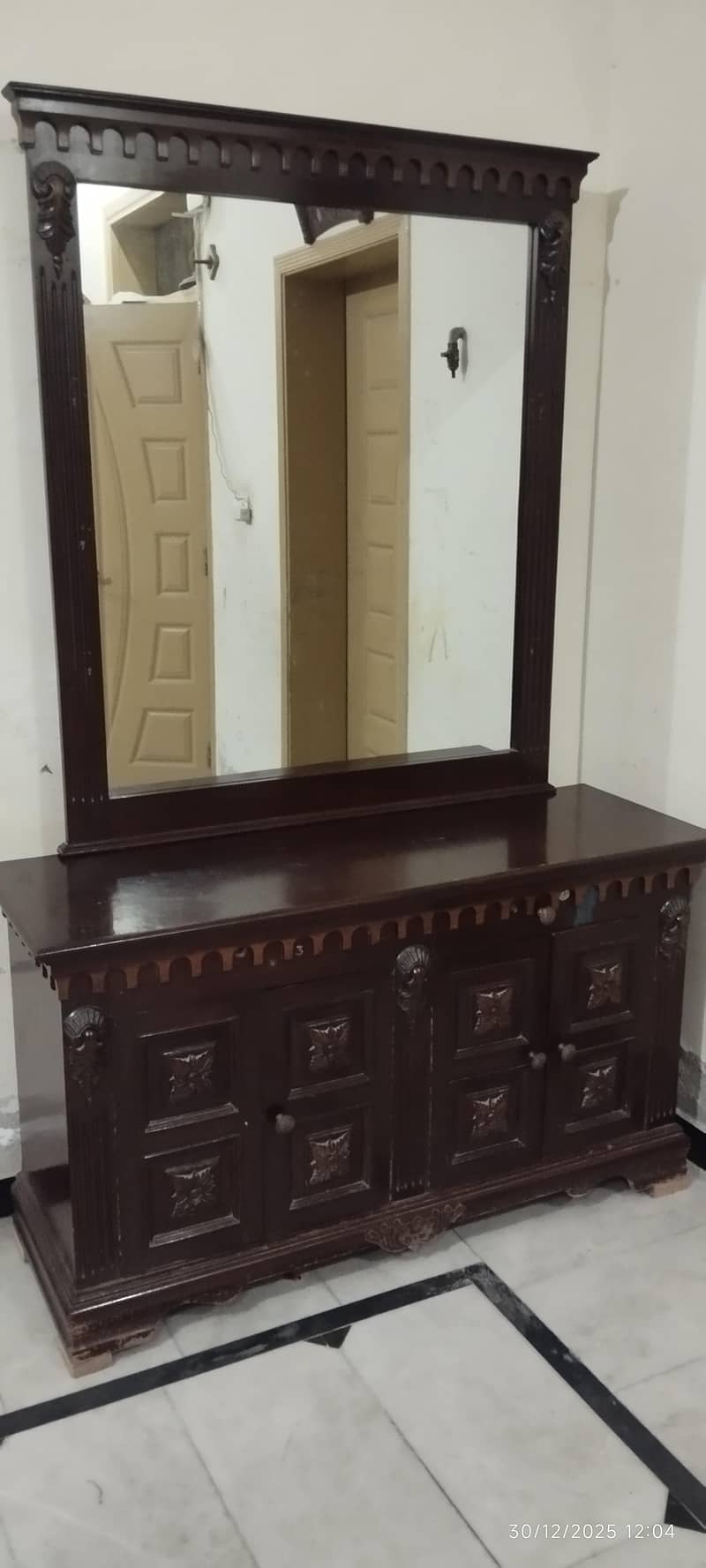 Dressing table 3