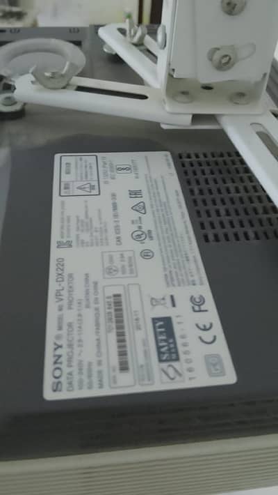Sony VPL-DX220 XGA Data Projector - Excellent Condition