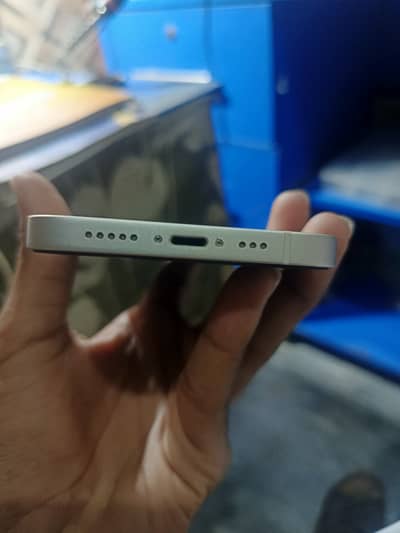 iPhone 12 10 by 10 Condition