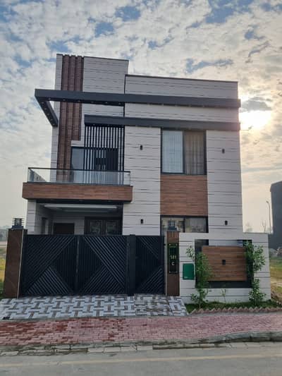 5 Marla Upper Portion For Rent Jinnah Block Bahria Tow Lahore