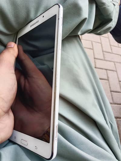 Samsung Tab 4 . Good Codition  Set with Charger