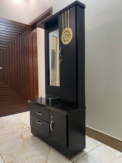 Dressing table for sale