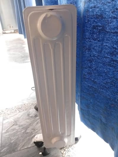 Oil-Filled Radiator Heater 9-fin White model