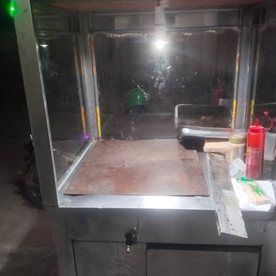 Burger shawarma counter