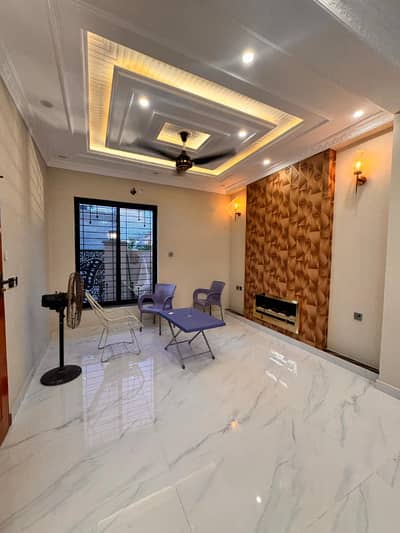 Prime Location 5 Marla Lower Portion Ideally Situated In Park View City