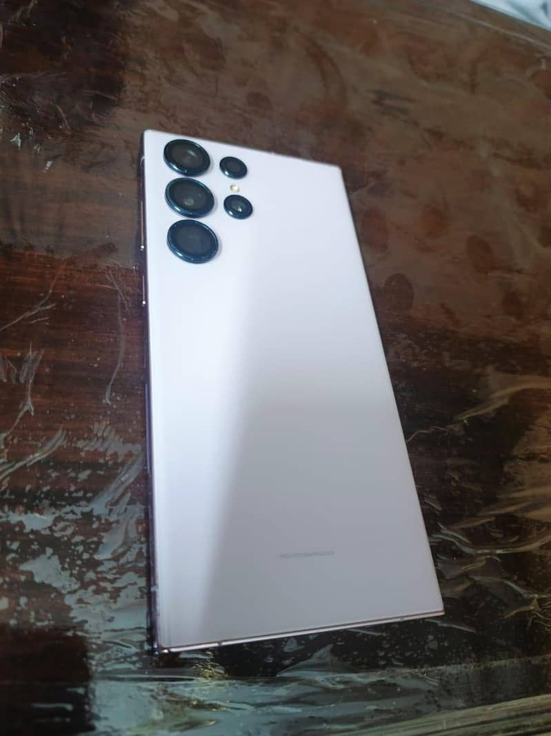 Samsung S23 ultra  . . non pta . . 8/512 . . little crack on glass corner 4