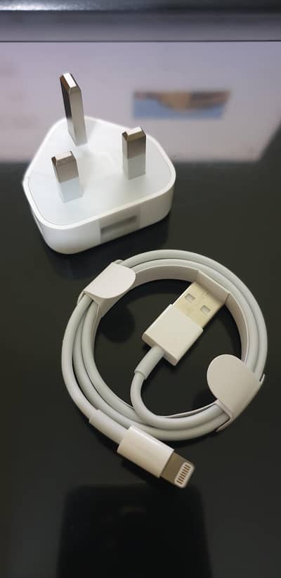 Apple iphone charger and lightning cable - 100% original, Sealed pack