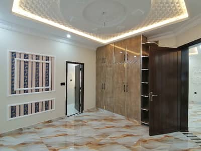 10 Marla House In LDA Avenue Is Available For sale