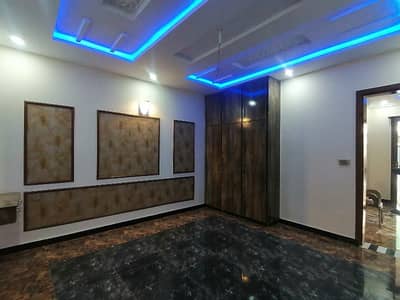 LDA Avenue House Sized 10 Marla Is Available