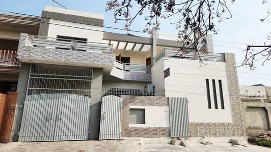 10 Marla, Park Facing House for Sale