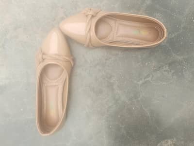 Ladies Fancy Designer Shoes – Size 6 – Brand New