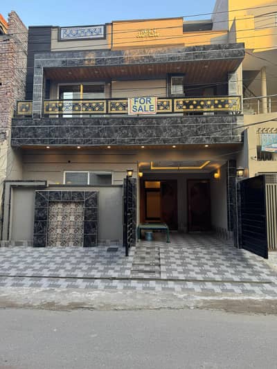 HOT LOCATED 5 MARLA BRAND NEW HOUSE