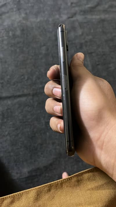 iPhone XS Non pta factory unlock