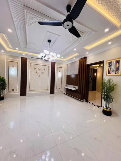 10 Marla Brand New Upper Portion Separate Entrance with Gas Available For Rent In Bahria Town Lahore