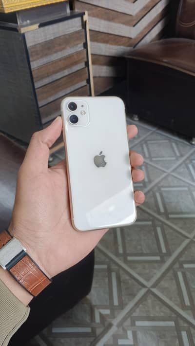 iphone 11 (PTA proved)full original water pack,face id ok true tone ok