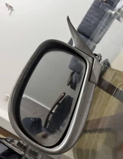 Toyota xe left side mirror
