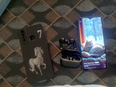 vivo y19 or air bads bi ha . all ok ha