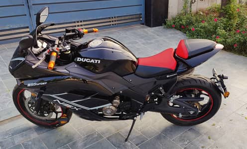 Ducati heavy sports 400 cc bike brand new condition