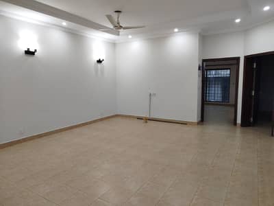 10 marla upper portion available for rent in bahria town phase 5