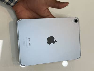 iPad Mini 7 512gb with Charger