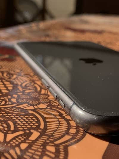 iPhone 11 128gb PTA approved.