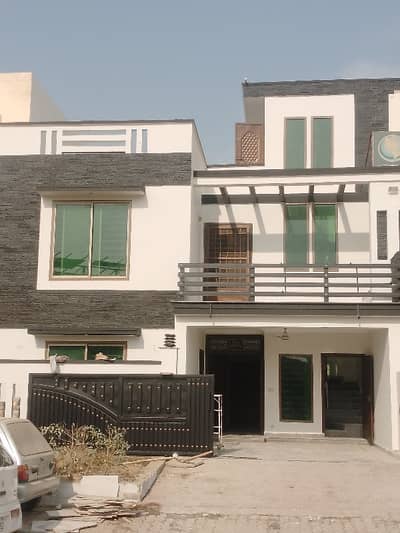 Main dauble road 8 marla dauble unit hosue for sale