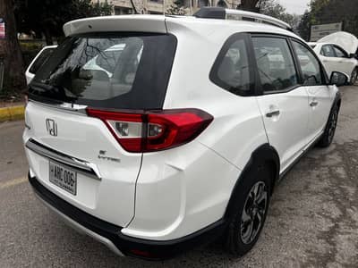 BR-V bumper to bumper