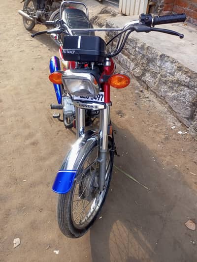 bike bilkul ok ha koi Kam nhi hony Wala olil tuning b abi ki ha