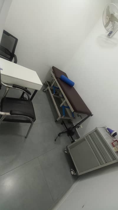 Running clinic furniture and equipments available for sale