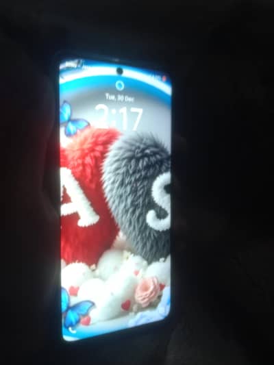 sab total jeniuine phone h 10 by 10 Al bhi sacarch ni ha