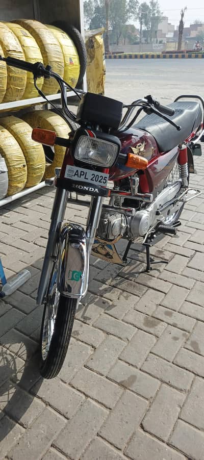 New bike Li Thi To Ab Sall karni hai 90k hai to Kam kir ly gy call me