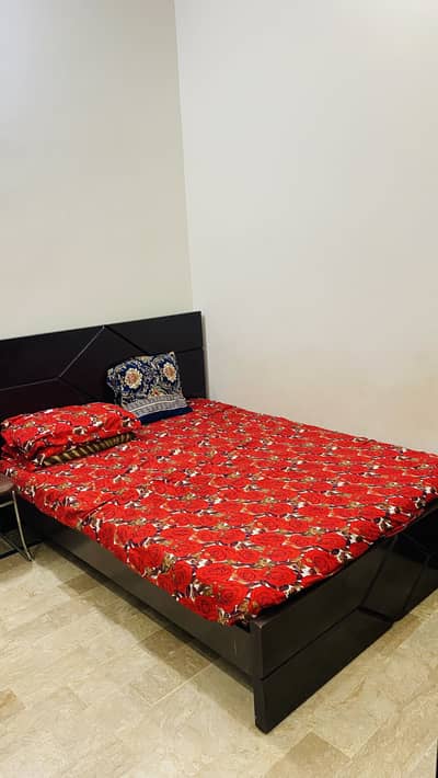 Selling complete set wardrobe, bed, dressing table in best condition