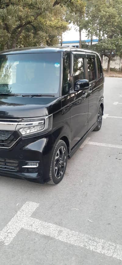 Honda N box custom turbo charge hybrid