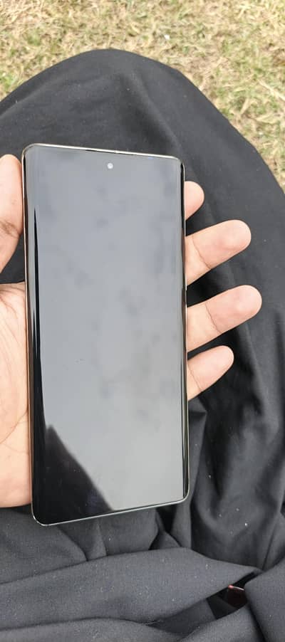 infinix note 30 for sale slightly rough use. .