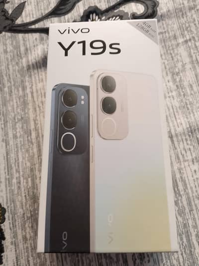 VIVO Y19S 10/10 CONDITION COMPLETE BOX