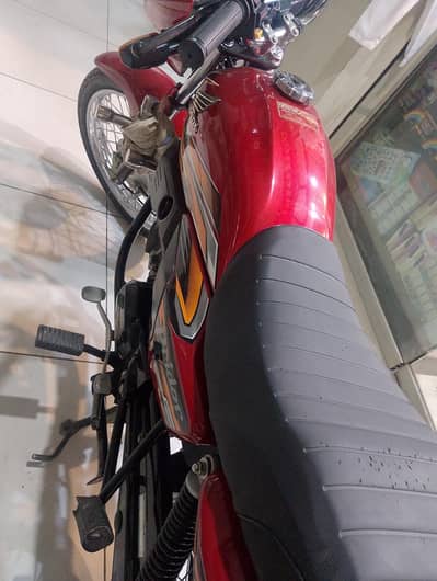 Honda pridor one hand use bike own my name file number plate available