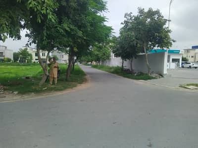 5 Marla Plot for sale Near E 467 close to park