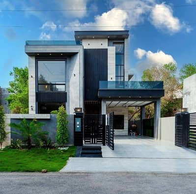 5 MARLA ONE OF MOST LUXURIOUS HOUSE FOR RENT IN DHA AT PRIME LOCATION