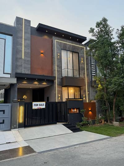 5 MARLA ROYALCLASS BUNGALOW AVAILABLE FOR RENT IN DHA PHASE 9 TOWN