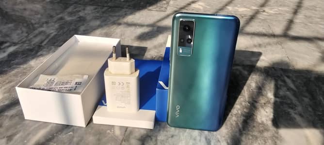 vivo y31 4/128 with box and original charger