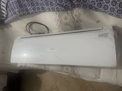 Haier T3 tecnology AC only 2 months used like brand new