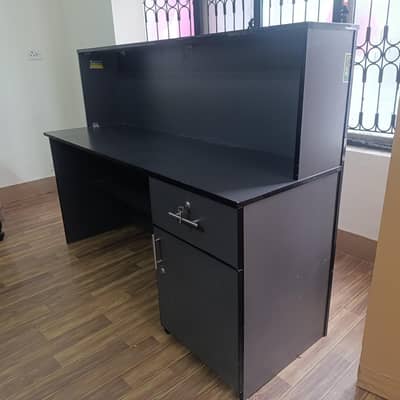 Wooden Computer / Reception Table – 5.6 x 1.10 ft (Strong & Elegant)