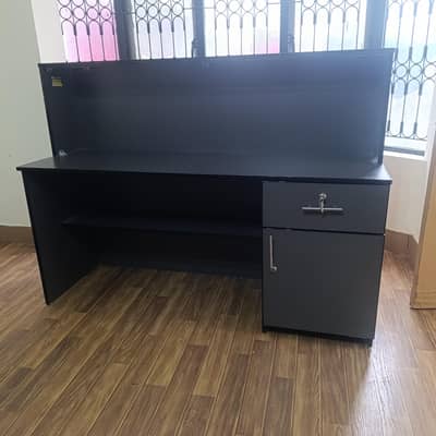 Wooden Computer / Reception Table – 5.6 x 1.10 ft (Strong & Elegant)