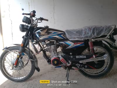 125CG model 2024 Fresh 10/10 Condition