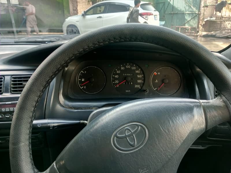 Corolla 2000 model 4