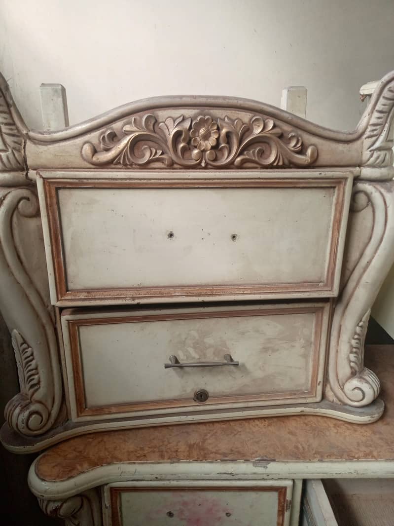 dressing side table 1