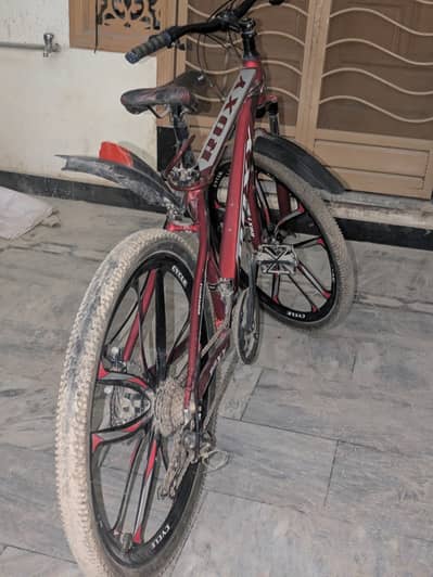 Alloy rims Alluminium body frame  disk brakes with back 8 gears